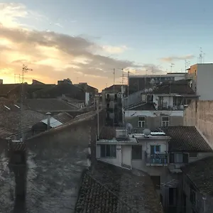 Conte Ruggero Centralissimo Casa vacanze Aeroporto di Catania Fontana Rossa